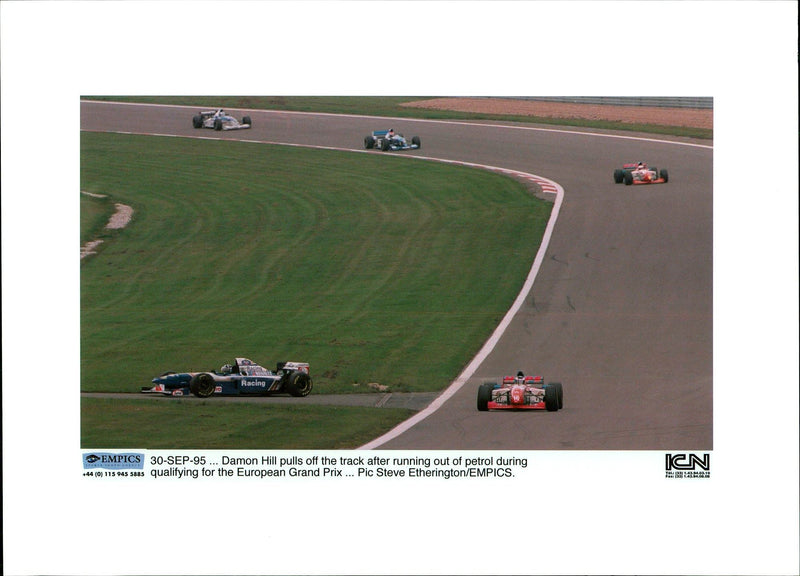 Damon Graham Devereux Hill pull of the track after running out. - Vintage Photograph