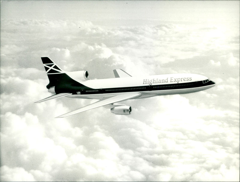 Highland Express Airways - Vintage Photograph