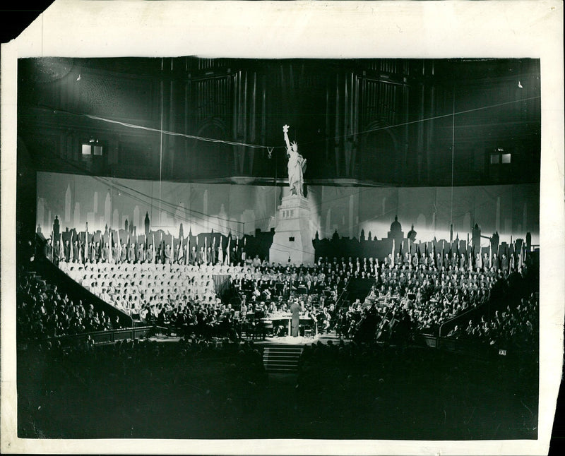 Daily Telegraph: Thanksgiving Day Concert. - Vintage Photograph