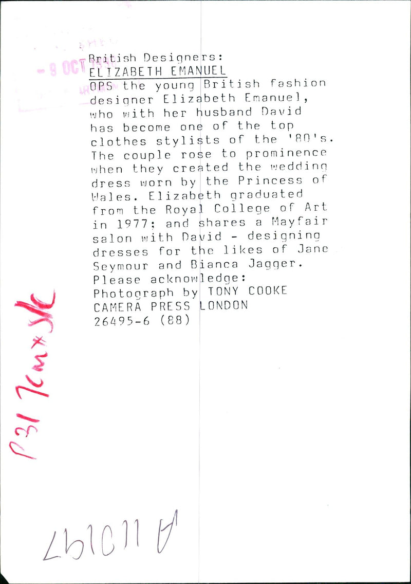 Elizabeth Emanuel, Become of the top clothes style. - Vintage Photograph