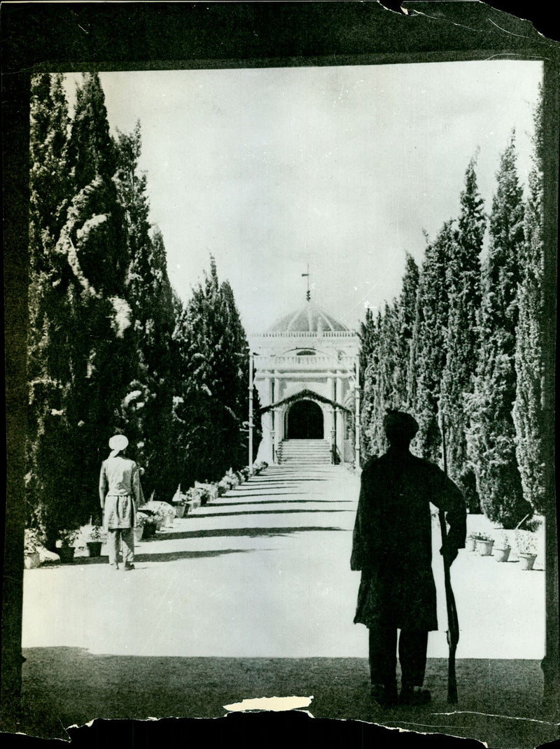 The avenue leading to the Amir's Winter Palace. - Vintage Photograph