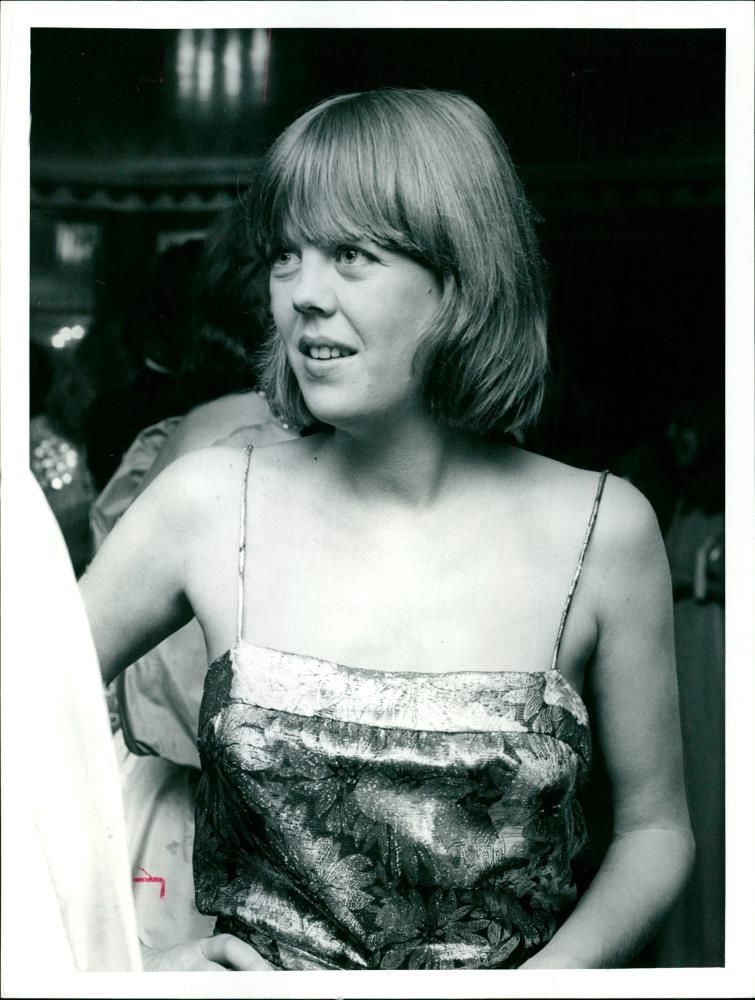 Emma Mary Soames. - Vintage Photograph