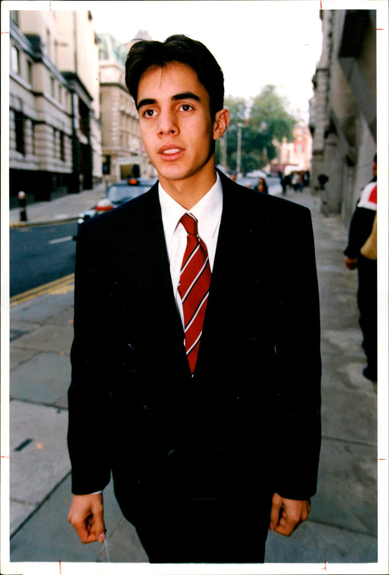 1994 MICHEAL ACCUSED MURDERING HIS BRO RICHARD MAW ELSEY OONER PETER - Vintage Photograph