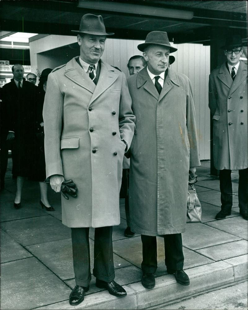 Gen. Sir. Richard Hull with Mr. John Tilney. - Vintage Photograph