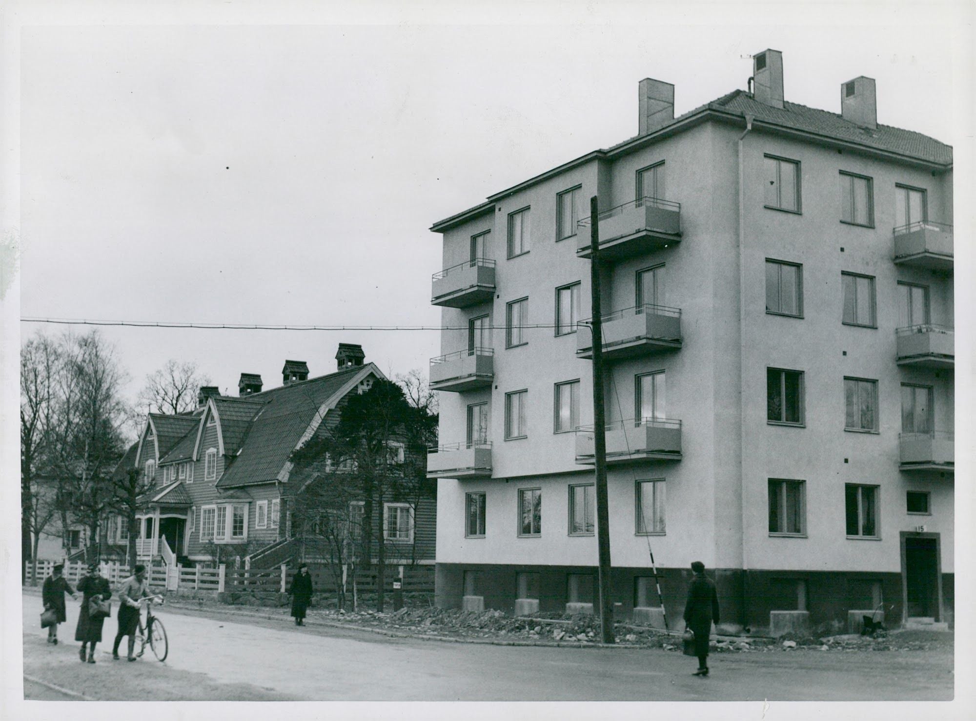 The oldest and the youngest Råsunda houses. The villa 