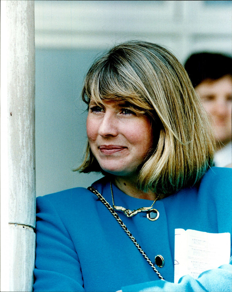 Linda Perratt, racehorse trainer. - Vintage Photograph