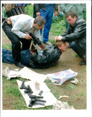 1994 MOSCOW CONTINUES CRIME DOWN CRACK THE FISC TITLE RUSSIAN WRITER RUSSIA - Vintage Photograph