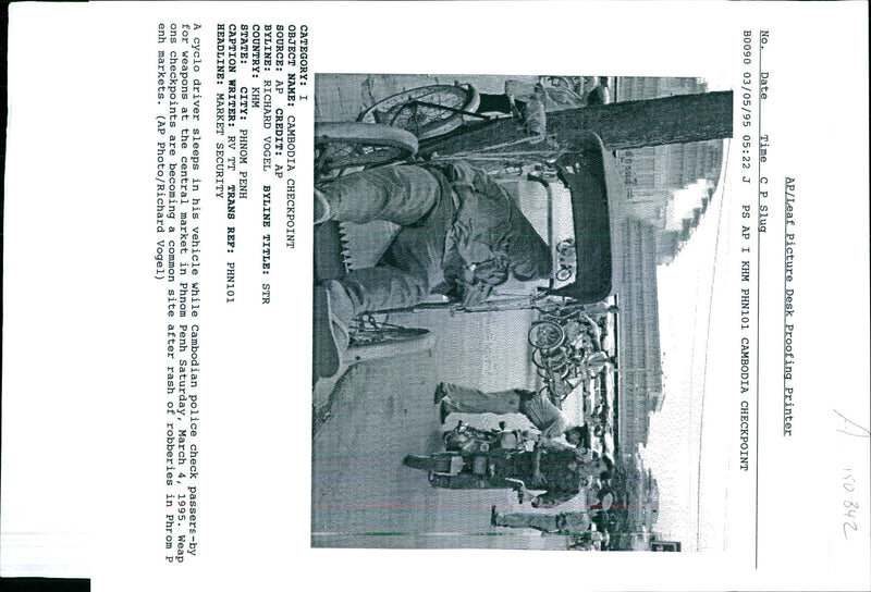 1995 WEAP ONS CHECKPOINTS ARE RICHARD OPEN DRIVER POLICE WRITER COUNTRY TITLE - Vintage Photograph