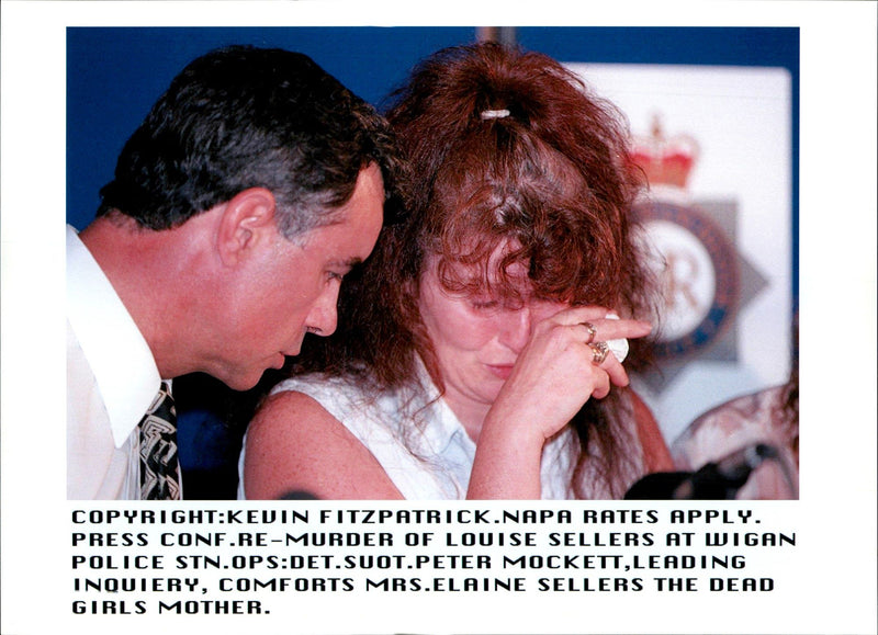 MURDERS LOUISE SELLERS WIGAN POLICE STN COPYRIGHT KEVIN PRESS LEADING - Vintage Photograph