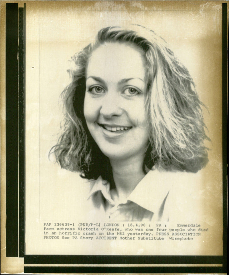 1990 EMMERDALE FARM ACTRESS VICTORIA OKEEFE WAS ONE FOUR PEOPLE WHO PRESS DIED - Vintage Photograph