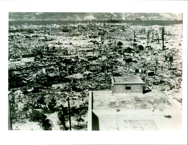 1995 THE FIRST ATOMIC BOMB WAS DROPPED STRATEGIC BOMBER ENOLA WRITER DIED - Vintage Photograph