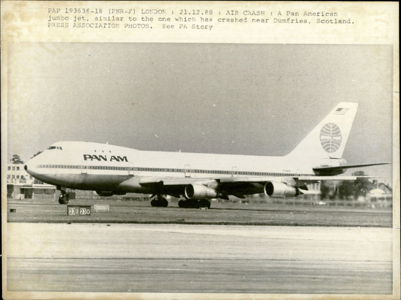 Pan American Airways Boeing 747 jumbo jet - Vintage Photograph