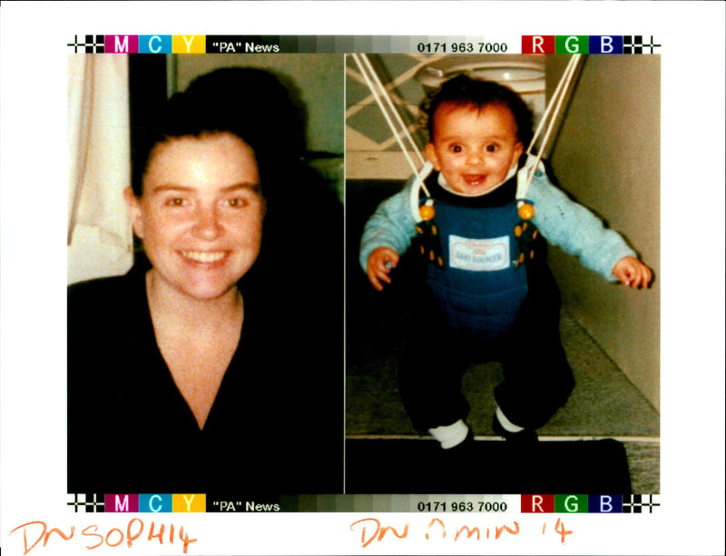 1995 SOPHIA ADADOUR AND HER MONTHOLD DAUGHTER AMINA WERE POLICE WRITER COUNTRY - Vintage Photograph