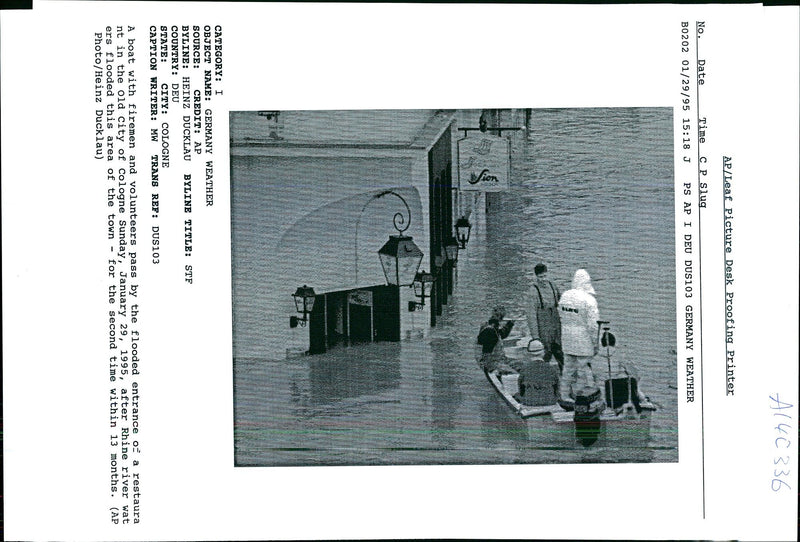 1995 THE RHINE RIVER FLOODE HEINZ DUCKLAU DEU DUS TITLE WRITER SECOND COUNTRY - Vintage Photograph