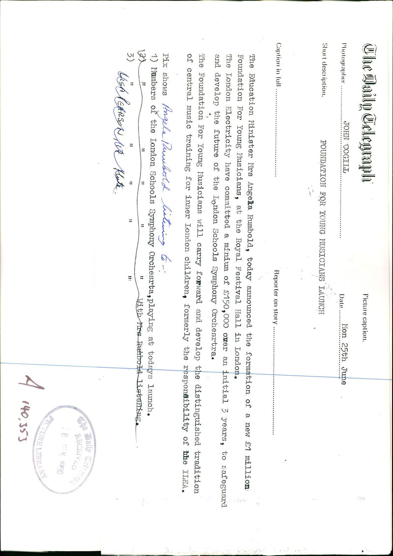 THE EDUCATION MINISTER MRS JOHN COGILL COGIIL DALE MUSIC MEMBERS ROYAL - Vintage Photograph