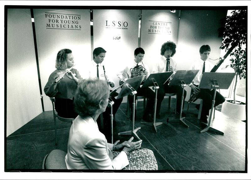 THE EDUCATION MINISTER MRS JOHN COGILL COGIIL DALE MUSIC MEMBERS ROYAL - Vintage Photograph