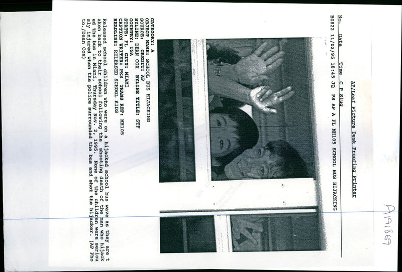 1995 LEAF PICTURE DESK PROOFING PRINTER DATE TIME TITLE USA DEATH WRITER - Vintage Photograph