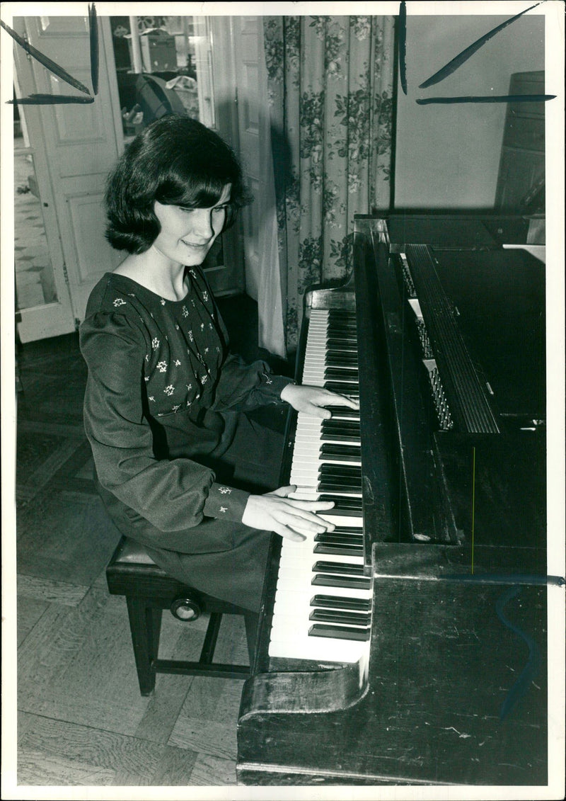 CLARE JAKOB WILL THE FIRST BLIND STUDENT KINGS ROYAL MUSIC NATIONAL - Vintage Photograph