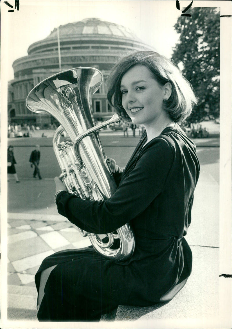 parop DD MUSIC - Vintage Photograph