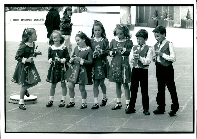 1990 LUROPES LARGEST YOUTH MUSIC FESTIVAL CELEBRATES ITS TWENTIETH TONY PRIME - Vintage Photograph