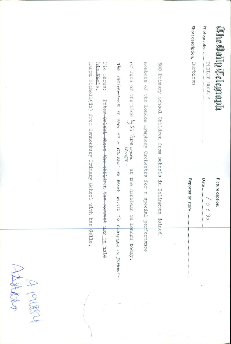 CHILDREN FROM SCHOOLS ISLINGTON JOINED MAOMBERS THE LONDON SIR MUSIC - Vintage Photograph