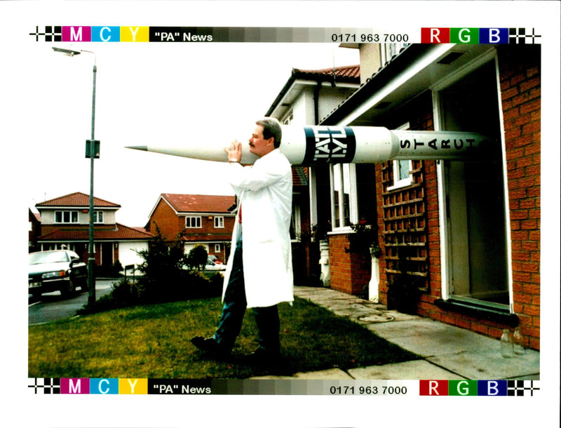 1995 STEVE BENNET DAVE KENDALL BEANE ALI INTERNATIONAL WRITER COUNTRY FLIGHT - Vintage Photograph