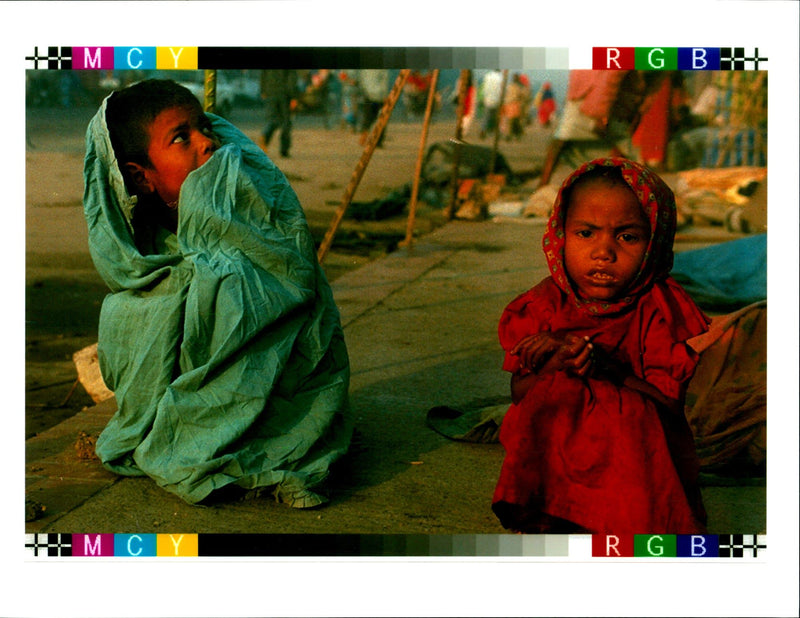 LEAST PEOPLE MOSTLY MALNOUR ISHED CHILDREN AND ELDERL WRITER COUNTRY DIED - Vintage Photograph