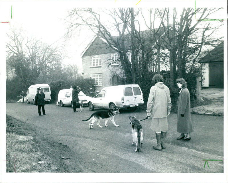 MRS BARRETT WAS MURDERED HER SECLUDED HOUSE LEONARDS BUC BUCKLAND - Vintage Photograph