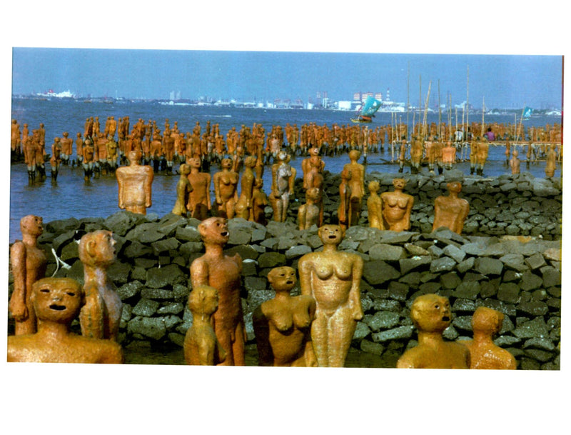 1996 HUNDREDS MALE AND FEMALE STATUES ERECTED TITLE WRITER NAMED COUNTRY - Vintage Photograph