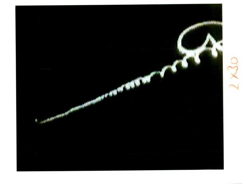 1996 THE TETHERED SATELLITE SYSTEM FLOATS OFF INTO SPACE WRITER IMAGE TELEVISION - Vintage Photograph