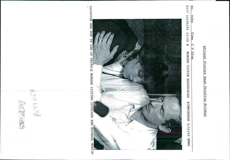 1993 HASSELBLAD BIRMINGHAM WAS MURDERED THE MICHAEL MUSTOW DAUGHTER - Vintage Photograph