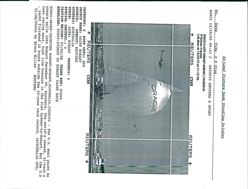 1995 THE MAXI YACHT YONARA SAILS INTO HOBART SHIP WRITER COUNTRY USA RACING - Vintage Photograph