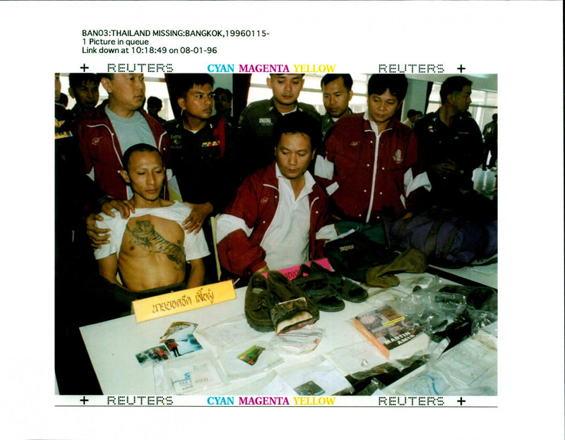 1996 BRITISH TOURIST JOHANNE APICHART WEERAWONG JIR POLICE WRITER PRESS - Vintage Photograph