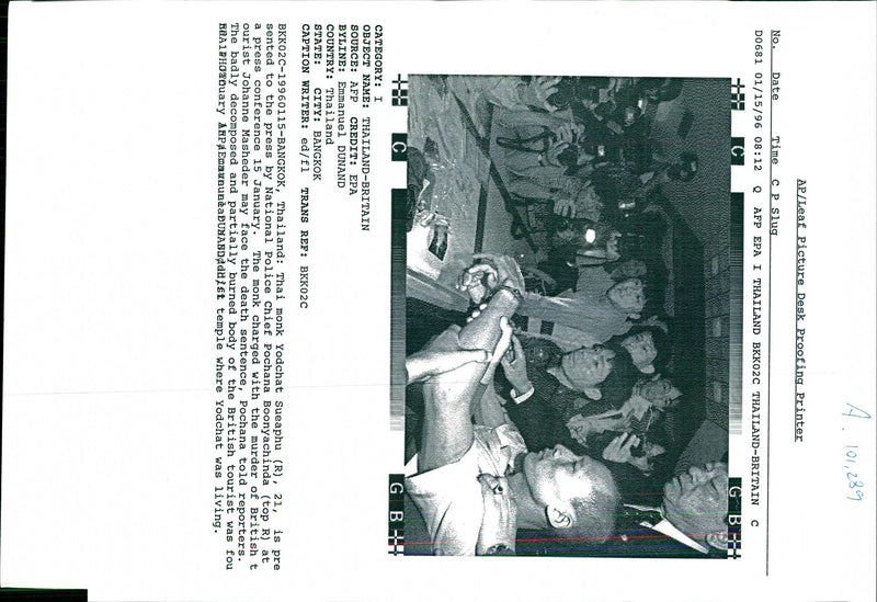 1996 THE MONK CHARGED WITH MURDER BRITISH OURIST JOHANNE PRESS BRITAIN - Vintage Photograph