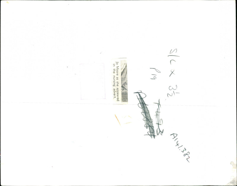 VON WERE TRAINEDNURCO VOUDHA ESS PIA MOORE SHE APPEARED - Vintage Photograph