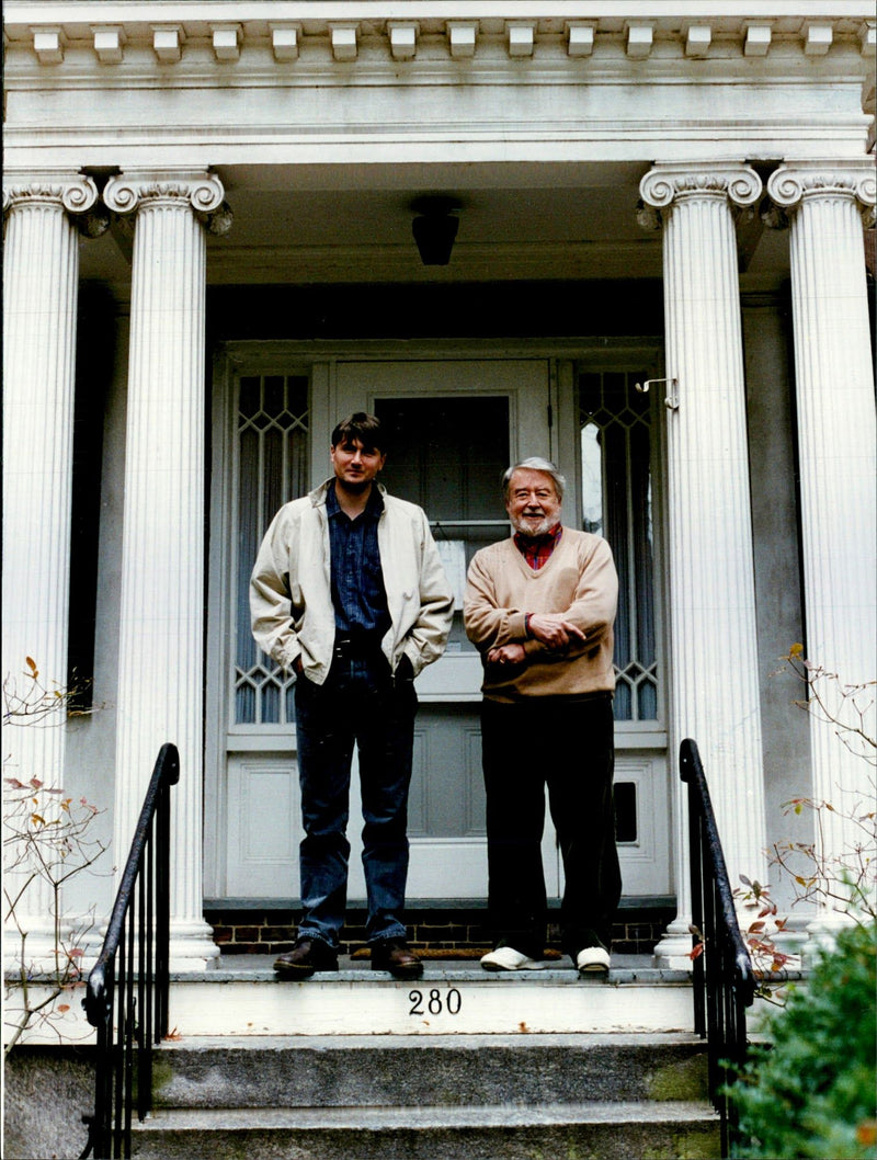 1996 OET SIMON ARMITAGE GOES ROBINS SUSAN ROBERTS KNOWN POET LADY DAVID - Vintage Photograph