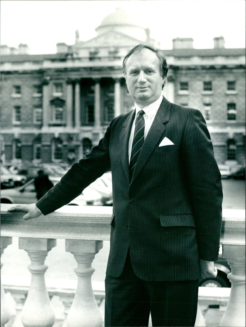 CHAIRMAN THE BOARD INLAND REVENUE UNIVERSAL ANTHONY SIR PRESS - Vintage Photograph