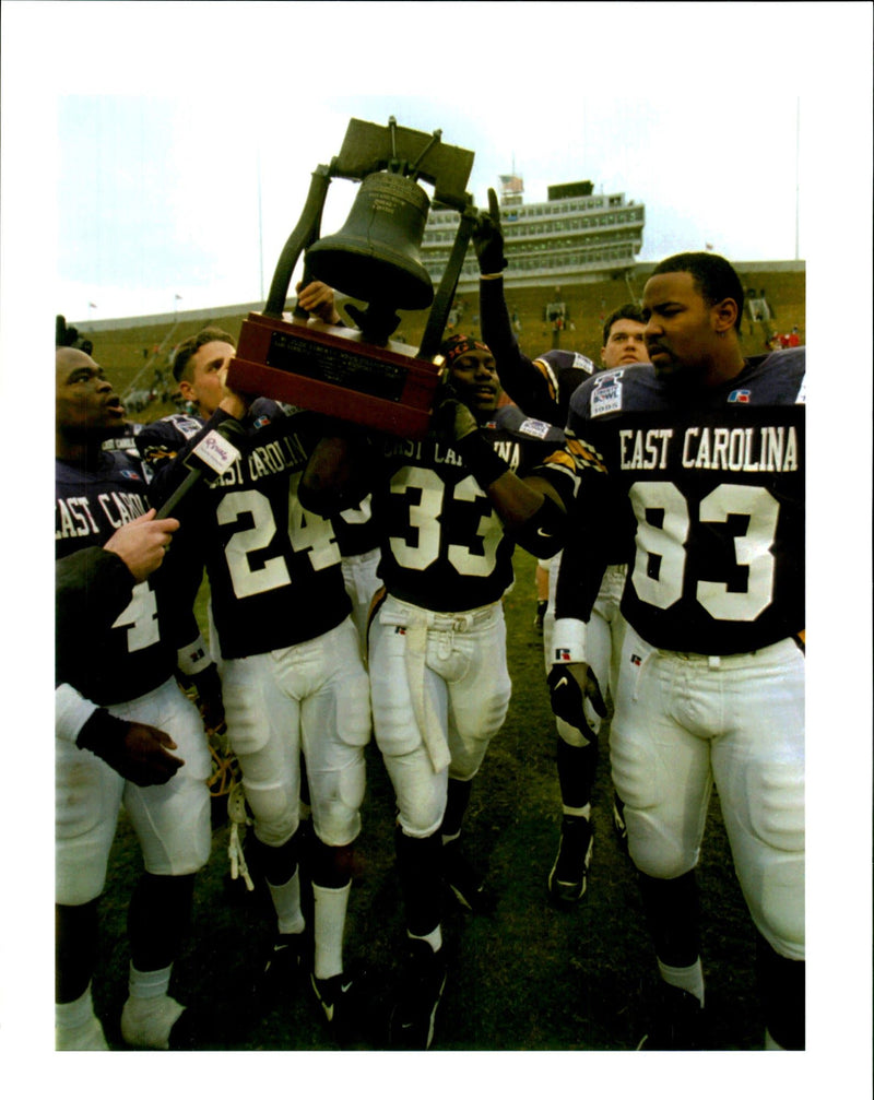 1995 EAST CAROLINAS MARK HUMPHREY DWIGHT WRITER USA TITLE AMERICAN FOOTBALL - Vintage Photograph