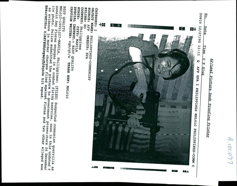 POLICE SUBMITTED THE PICTURE GOVERNMENT PROSECUT WRITER COMMUNIST COUNTRY - Vintage Photograph