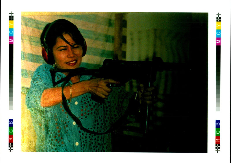 POLICE SUBMITTED THE PICTURE GOVERNMENT PROSECUT WRITER COMMUNIST COUNTRY - Vintage Photograph