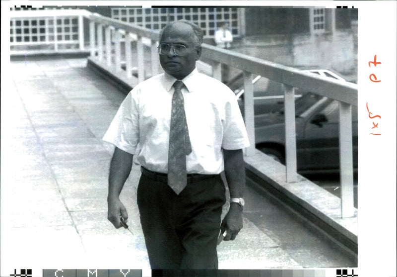 1991 HASSELBLAD DERBY NEWS POLICE ACCUSED MURDER GRIMBY MAGS CHECK IDEN - Vintage Photograph