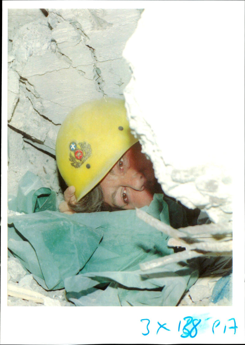 1995 LEAF PICTURE DESK PROOFING PRINTER WRITER BELGIUM DIED COUNTRY TITLE - Vintage Photograph