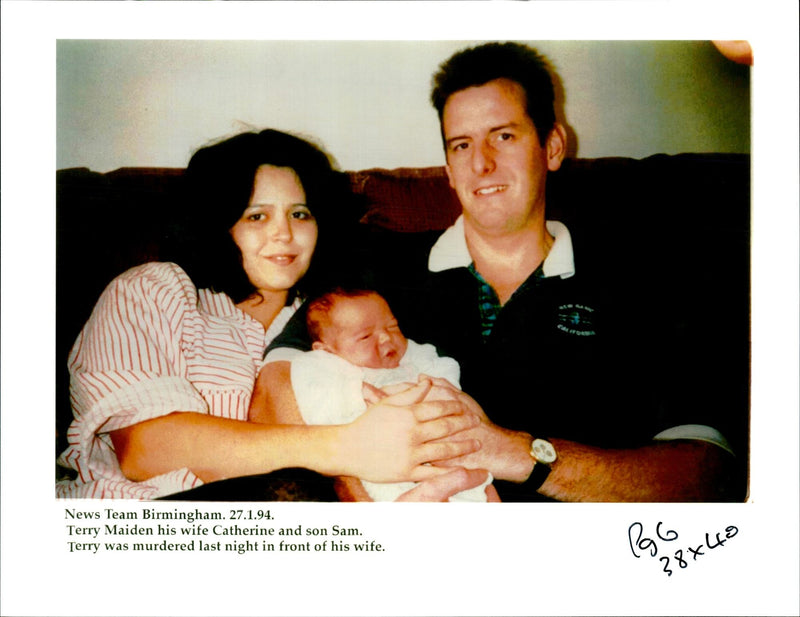 1994 TERRY MAIDEN WAS MURDERED LAST NIGHT FRONT HIS WIFE CATHERIN PUBLISHED - Vintage Photograph