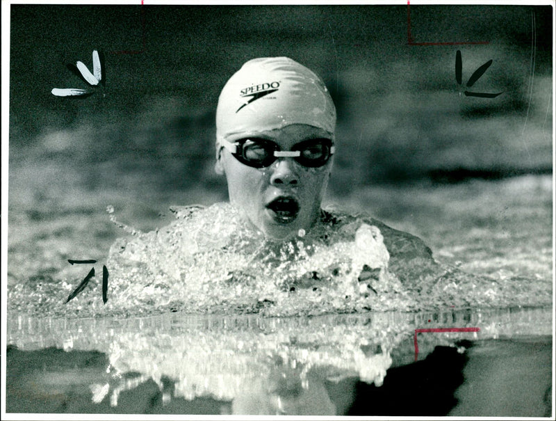 1988 ZARA LONG OLYMPIC SWIMMER MAY SHE WON GOL STEWART KENDALL ENGLAND MEMBER - Vintage Photograph