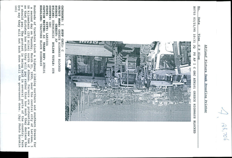 1995 FARMERS GREECE ARE PROTESTIN BACH LARISSA TITLE WRITER SECOND COUNTRY - Vintage Photograph