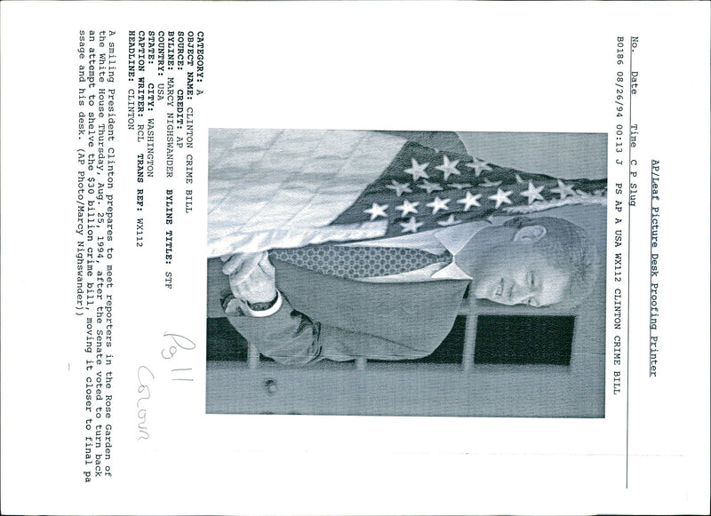 1994 BILL CLINTON THE SENATE VOTED TURN BACH TITLE USA WRITER PRESIDENT - Vintage Photograph