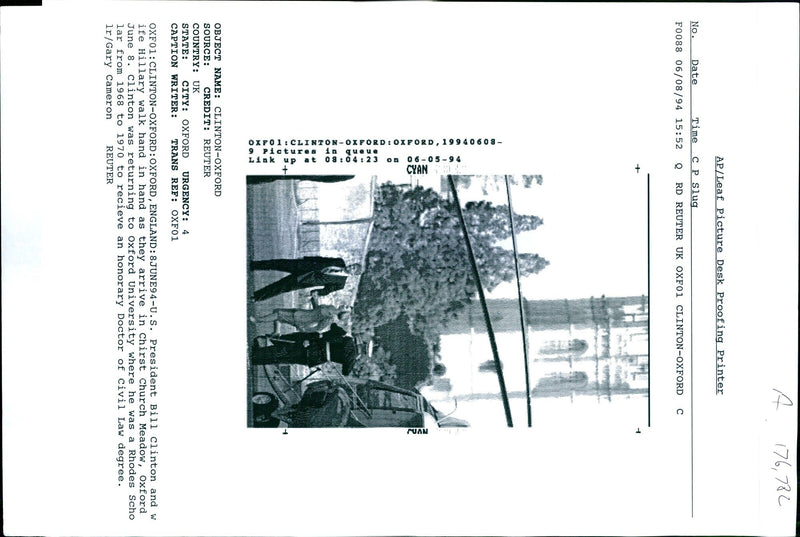 1994 PRESIDENT BILL CLINTON AND IFE GARY CAMERON ENGLAND WRITER COUNTRY - Vintage Photograph