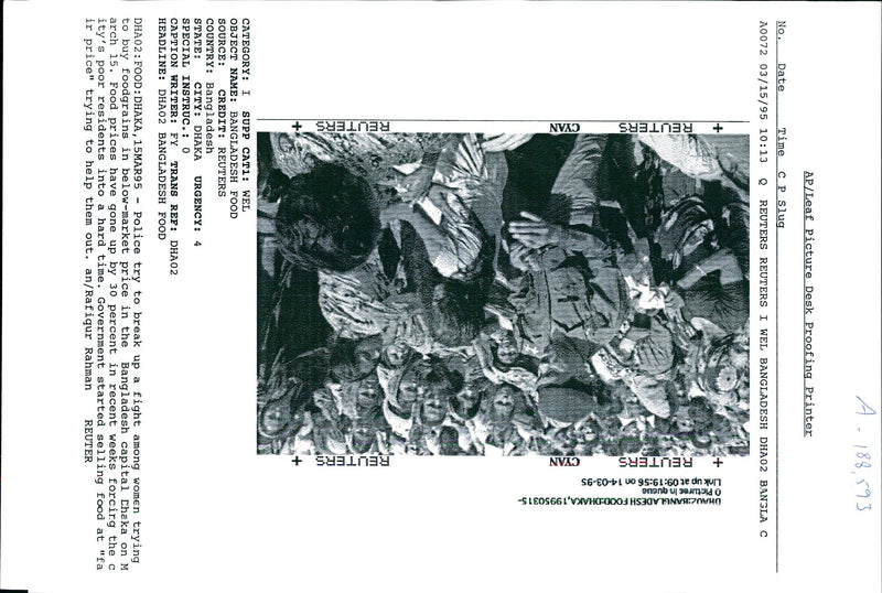 1995 FOOD PRICES HAVE GONE PERCE TONY PRIME POLICE WRITER CAPITAL COUNTRY - Vintage Photograph