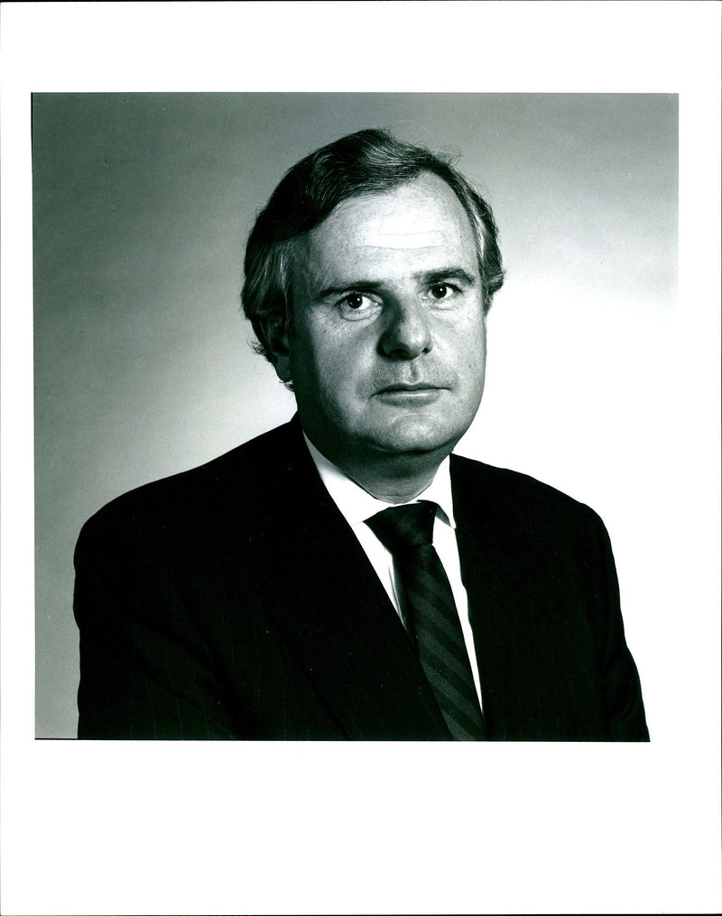 PAUL MYNERS CHAIRMAN GARANCE VOTES WILL NOT ABLE CONTINUE - Vintage Photograph