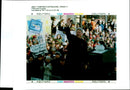 1996 PRESIDENT CLINTON VISITED HAMPSHIRE NEW DAY MIKE THEILER USA WRITER - Vintage Photograph